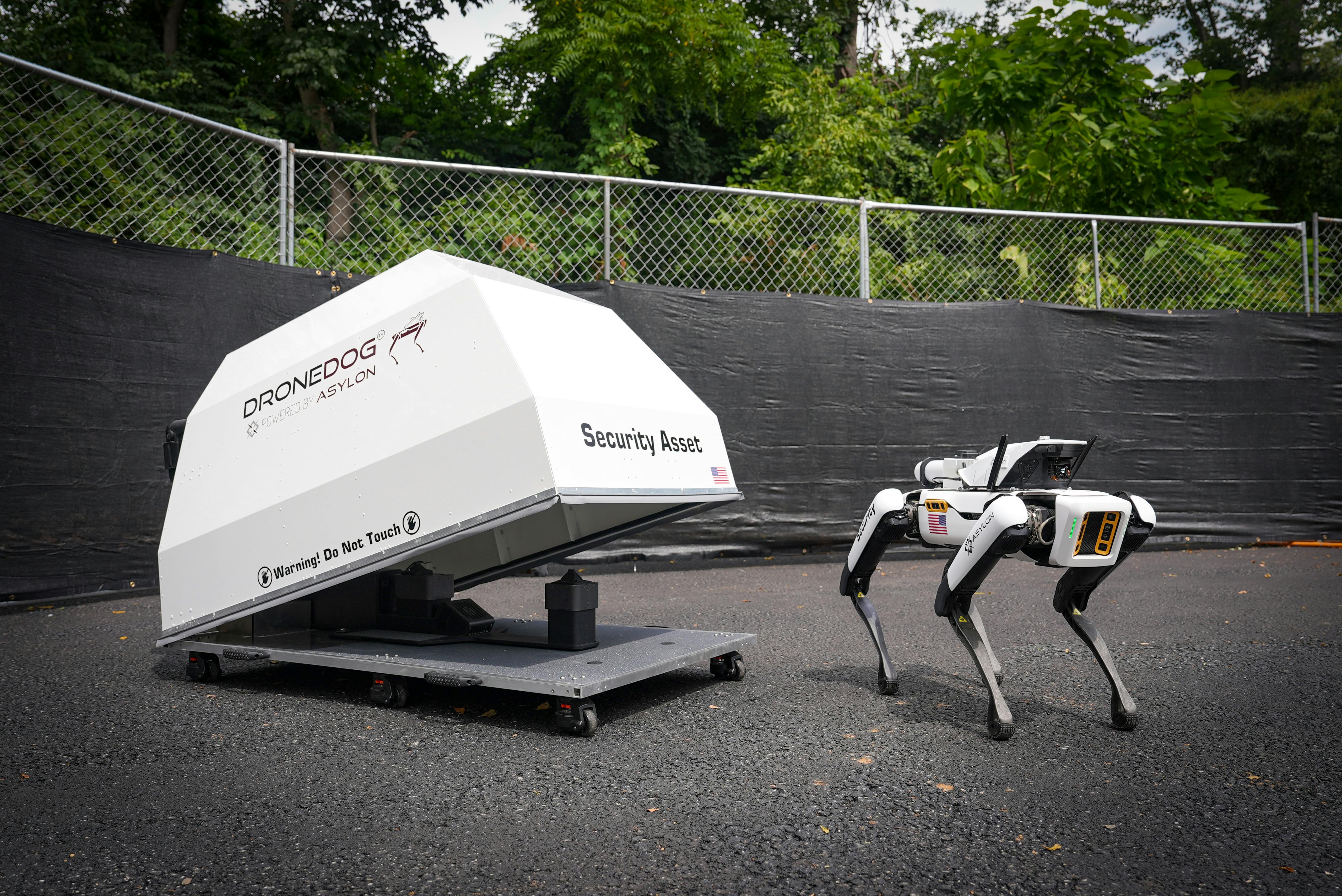 dronedog_and_doghouse