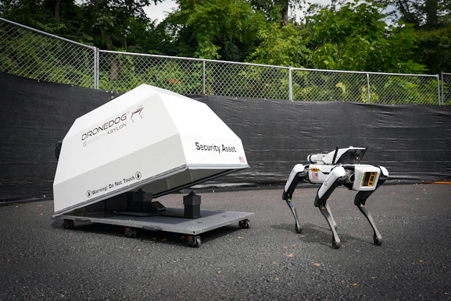 6a7b75c7032a25d7f83da849 Dronedog And Doghouse